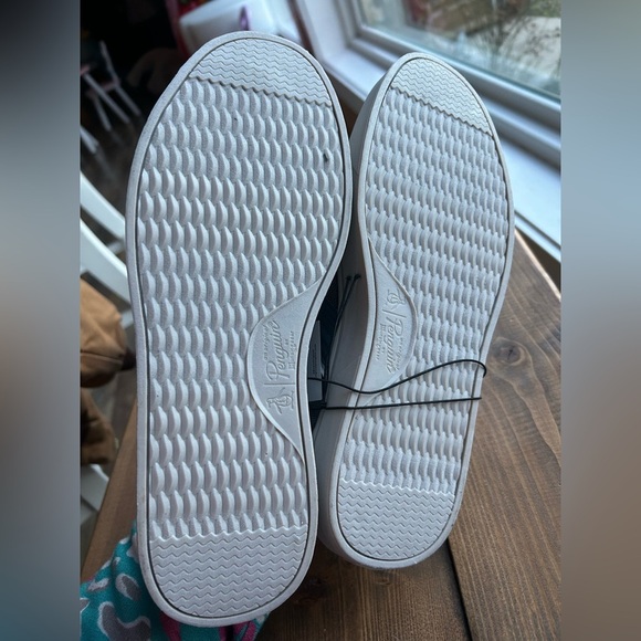 PENGUIN LACE UP SNEAKER Size 8.5 - Picture 5 of 9